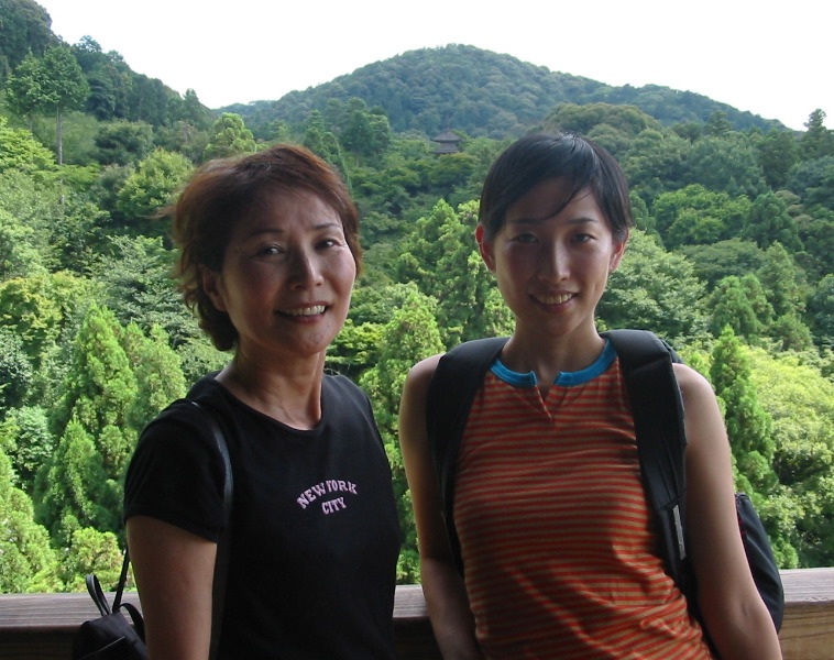 Sayaka and Mom at Kiomizu
